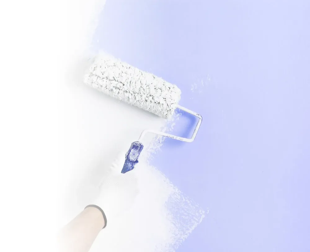 Peinture rouleau mur bleu